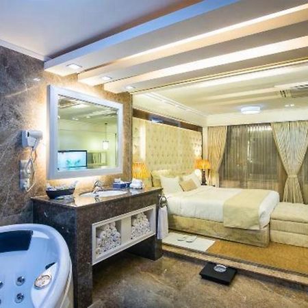 Hotel Agrabad Читагонг Екстериор снимка