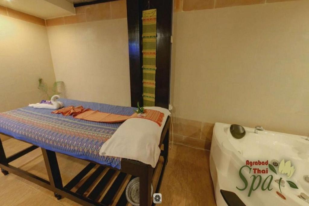 Hotel Agrabad Читагонг Екстериор снимка