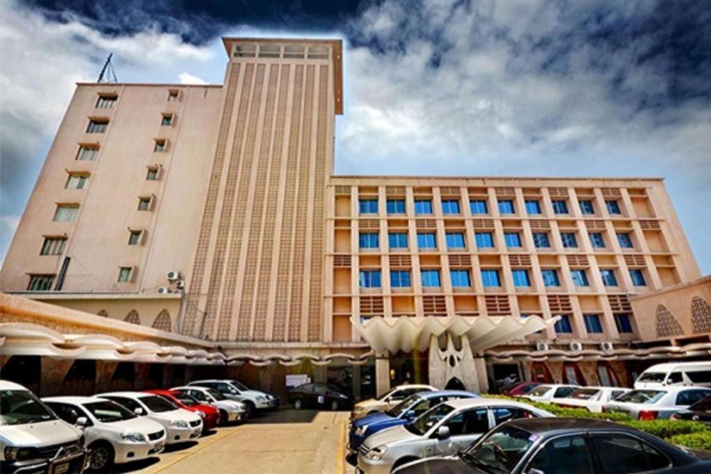 Hotel Agrabad Читагонг Екстериор снимка