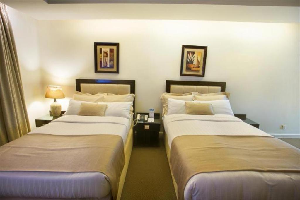 Hotel Agrabad Читагонг Екстериор снимка