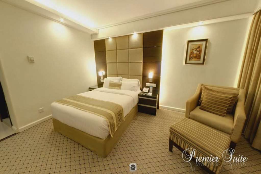 Hotel Agrabad Читагонг Стая снимка